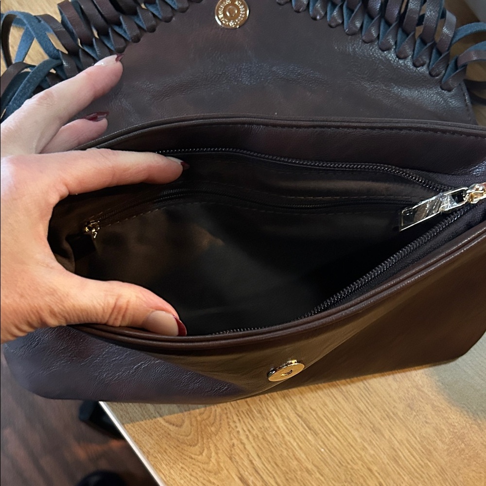 Fringed brown Crossbody Bag - Classic Boho Style - Picture 5 of 8